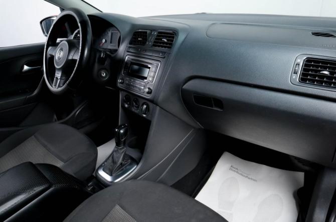 Volkswagen Polo V с пробегом 2015 года, цена 699 000 рублей, 220000 км, седан, Автокод Объявления