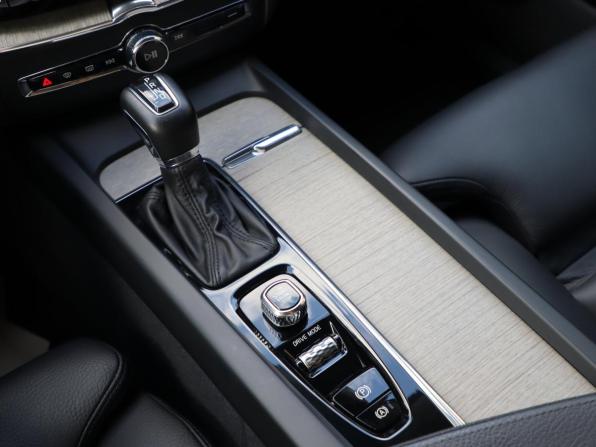 Volvo XC60 II с пробегом 2018 года, цена 4 050 000 рублей, 47122 км, внедорожник, Автокод Объявления