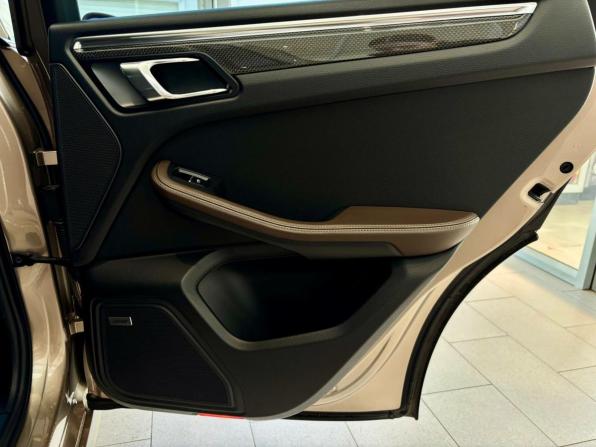 Porsche Macan I с пробегом 2015 года, цена 3 349 000 рублей, 107590 км, внедорожник, Автокод Объявления