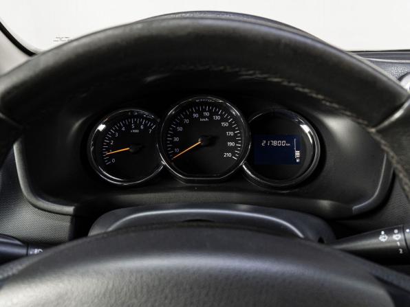 Renault Sandero II с пробегом 2015 года, цена 600 000 рублей, 217798 км, хэтчбек, Автокод Объявления