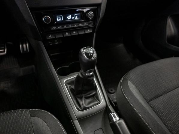 Skoda Rapid I с пробегом 2015 года, цена 1 170 000 рублей, 109618 км, лифтбек, Автокод Объявления