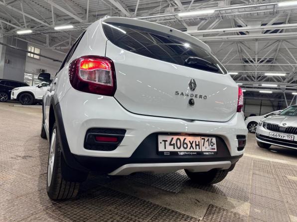 Renault Sandero II Рестайлинг с пробегом 2021 года, цена 1 190 000 рублей, 101216 км, хэтчбек, Автокод Объявления