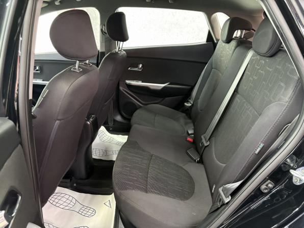 Kia Rio III Рестайлинг с пробегом 2015 года, цена 1 365 000 рублей, 33893 км, хэтчбек, Автокод Объявления