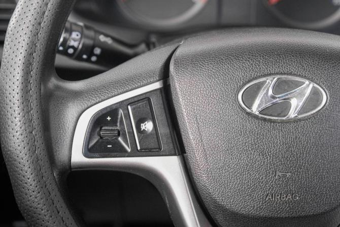 Hyundai Solaris I Рестайлинг с пробегом 2015 года, цена 819 000 рублей, 204000 км, седан, Автокод Объявления