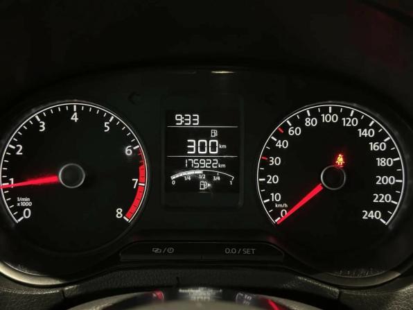 Volkswagen Polo V Рестайлинг с пробегом 2018 года, цена 999 000 рублей, 175000 км, седан, Автокод Объявления