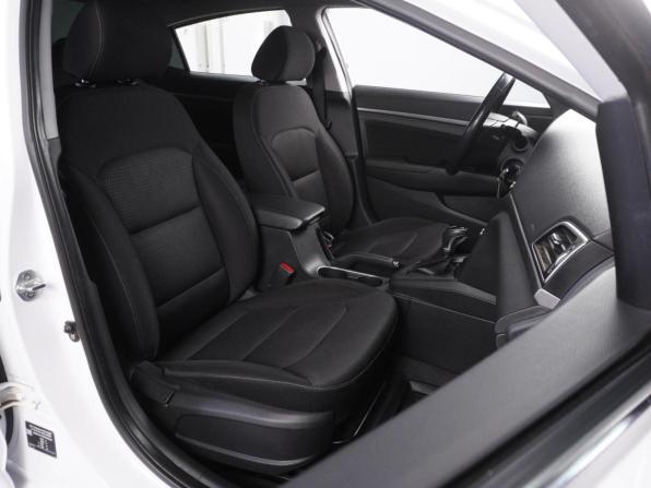 Hyundai Elantra VI (AD) с пробегом 2017 года, цена 1 350 000 рублей, 219935 км, седан, Автокод Объявления