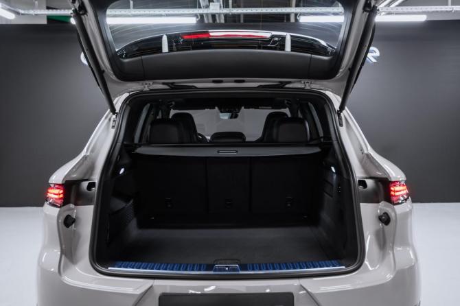 Новый Porsche Cayenne III Рестайлинг 2026 года, цена 17 900 000 рублей, внедорожник, Автокод Объявления