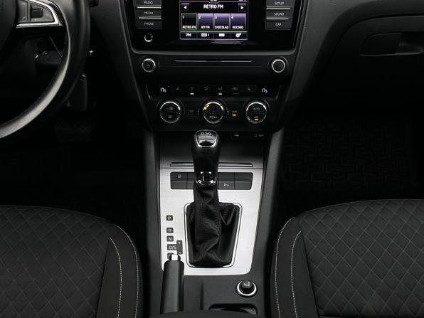 Skoda Octavia III (A7) с пробегом 2016 года, цена 1 049 000 рублей, 269592 км, лифтбек, Автокод Объявления