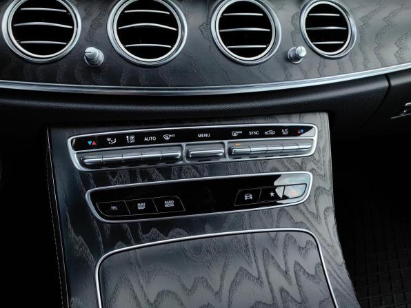 Mercedes-Benz E-Класс V (W213 S213 C238) Рестайлинг с пробегом 2020 года, цена 4 044 000 рублей, 80678 км, седан, Автокод Объявления