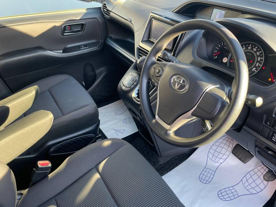 Toyota Voxy III (R80) Рестайлинг Стерлитамак  - изображение 18