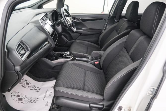 Honda Fit III Рестайлинг с пробегом 2017 года, цена 1 249 000 рублей, 76865 км, хэтчбек, Автокод Объявления