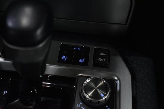Toyota Land Cruiser 200 Series Рестайлинг 2 с пробегом 2019 года, цена 7 868 000 рублей, 95837 км, внедорожник, Автокод Объявления