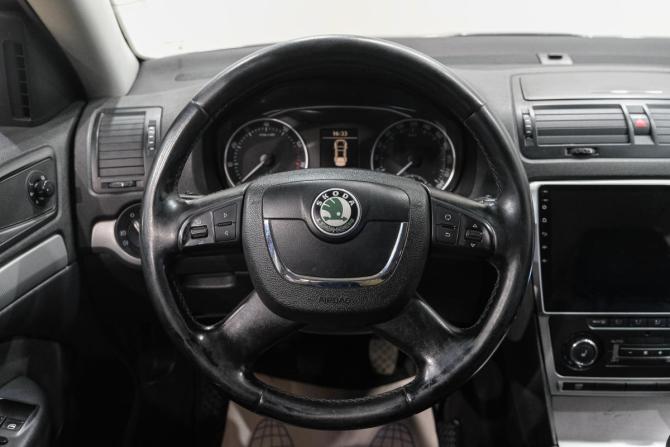 Skoda Octavia II (A5) Рестайлинг с пробегом 2012 года, цена 499 000 рублей, 370000 км, лифтбек, Автокод Объявления