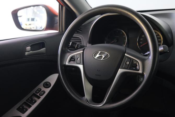 Hyundai Solaris I Рестайлинг с пробегом 2015 года, цена 999 000 рублей, 115000 км, хэтчбек, Автокод Объявления
