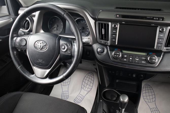 Toyota RAV4 IV (XA40) Рестайлинг с пробегом 2017 года, цена 2 549 000 рублей, 97161 км, внедорожник, Автокод Объявления