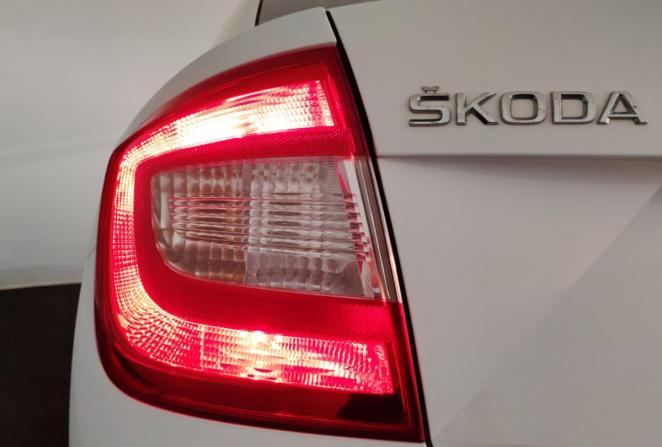 Skoda Rapid I с пробегом 2016 года, цена 930 000 рублей, 126945 км, лифтбек, Автокод Объявления