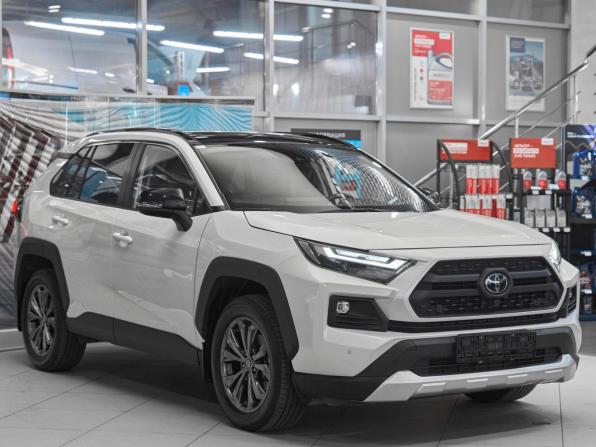 Toyota RAV4 V (XA50) с пробегом 2024 года, цена 3 649 000 рублей, 33500 км, внедорожник, Автокод Объявления