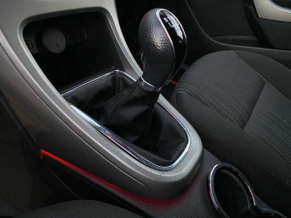 Opel Astra J с пробегом 2011 года, цена 570 000 рублей, 265425 км, хэтчбек, Автокод Объявления