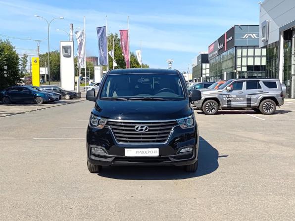 Hyundai H-1 II Рестайлинг с пробегом 2018 года, цена 2 750 000 рублей, 74412 км, минивэн, Автокод Объявления