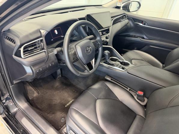 Toyota Camry VIII (XV70) Рестайлинг с пробегом 2023 года, цена 4 199 000 рублей, 18212 км, седан, Автокод Объявления