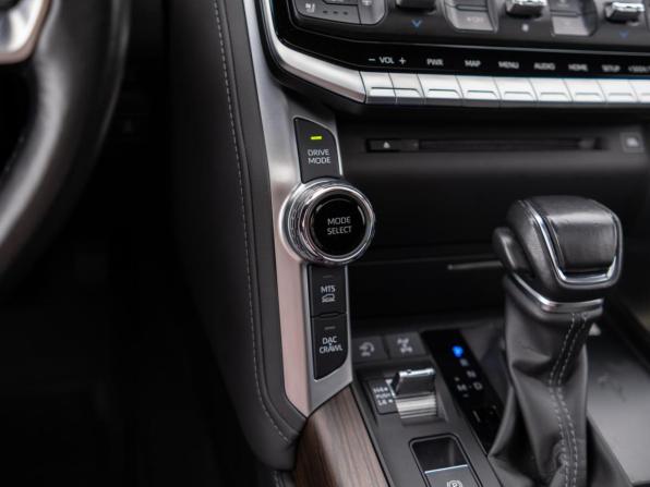 Toyota Land Cruiser 300 Series с пробегом 2021 года, цена 10 100 000 рублей, 38889 км, внедорожник, Автокод Объявления