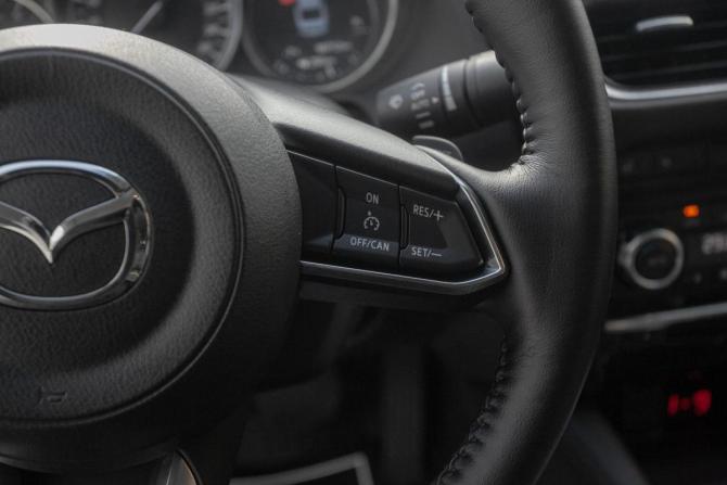 Mazda 6 III (GJ) Рестайлинг с пробегом 2017 года, цена 1 848 000 рублей, 91000 км, седан, Автокод Объявления