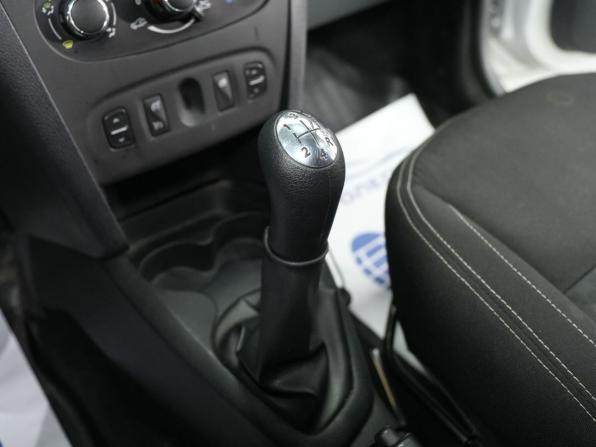 Renault Logan II с пробегом 2016 года, цена 610 000 рублей, 146000 км, седан, Автокод Объявления