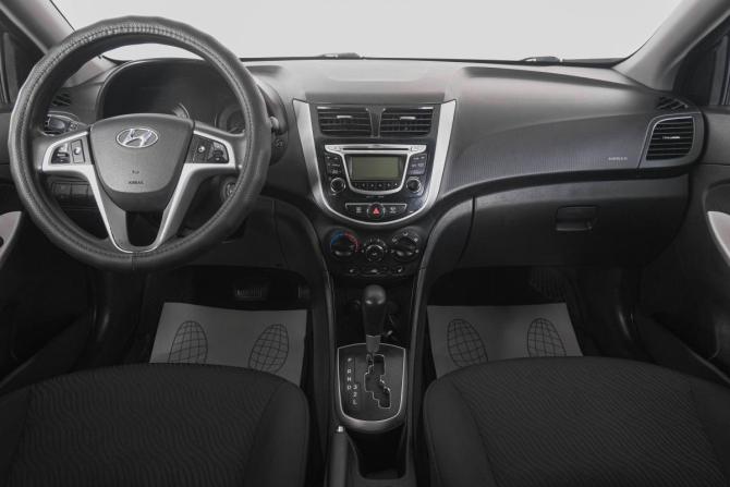 Hyundai Solaris I с пробегом 2013 года, цена 799 000 рублей, 217985 км, седан, Автокод Объявления