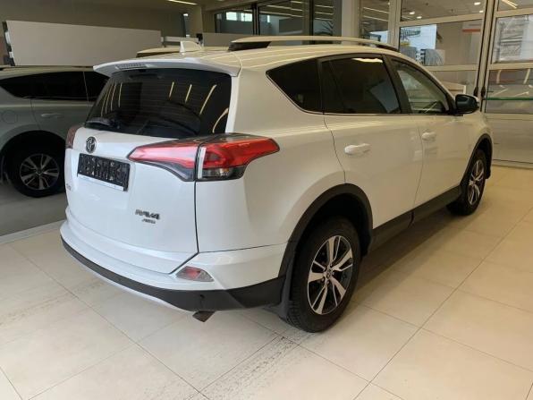 Toyota RAV4 IV (XA40) Рестайлинг с пробегом 2018 года, цена 2 200 000 рублей, 243474 км, внедорожник, Автокод Объявления