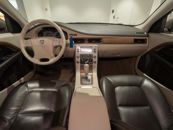 Volvo XC70 II с пробегом 2008 года, цена 1 180 000 рублей, 211365 км, универсал, Автокод Объявления