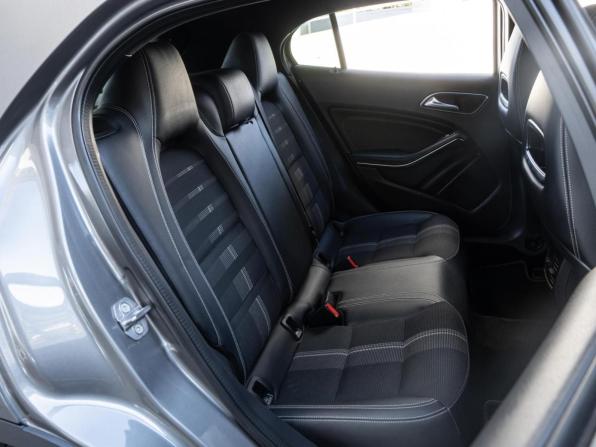 Mercedes-Benz GLA I (X156) Рестайлинг с пробегом 2019 года, цена 2 019 700 рублей, 184505 км, внедорожник, Автокод Объявления