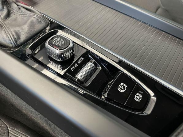 Volvo XC60 II с пробегом 2020 года, цена 4 097 000 рублей, 61251 км, внедорожник, Автокод Объявления