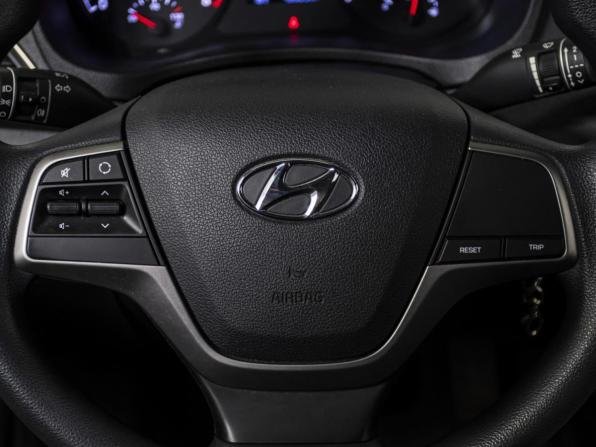 Hyundai Solaris II с пробегом 2018 года, цена 1 350 000 рублей, 46008 км, седан, Автокод Объявления