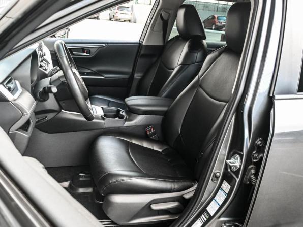 Toyota RAV4 V (XA50) с пробегом 2021 года, цена 3 824 000 рублей, 31987 км, внедорожник, Автокод Объявления