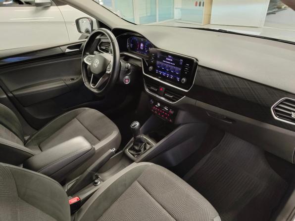 Volkswagen Polo VI с пробегом 2021 года, цена 1 399 000 рублей, 124437 км, лифтбек, Автокод Объявления