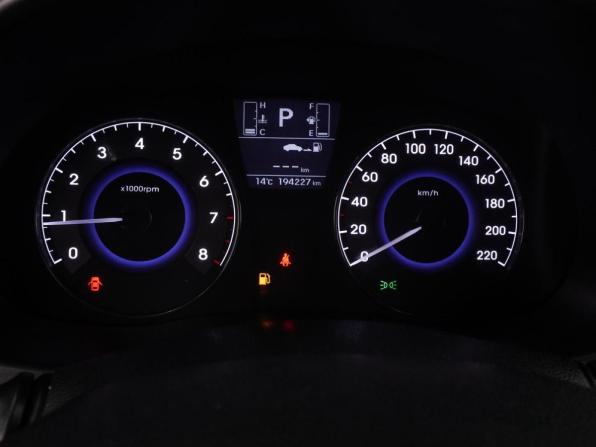 Hyundai Solaris I Рестайлинг с пробегом 2015 года, цена 999 000 рублей, 194227 км, хэтчбек, Автокод Объявления