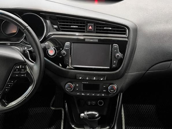 Kia Ceed II Рестайлинг с пробегом 2017 года, цена 1 370 000 рублей, 140887 км, хэтчбек, Автокод Объявления