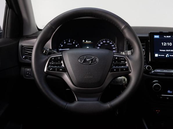 Hyundai Solaris II Рестайлинг с пробегом 2022 года, цена 1 680 000 рублей, 120537 км, седан, Автокод Объявления