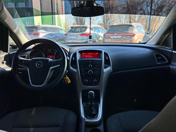 Opel Astra J с пробегом 2011 года, цена 585 000 рублей, 199142 км, хэтчбек, Автокод Объявления