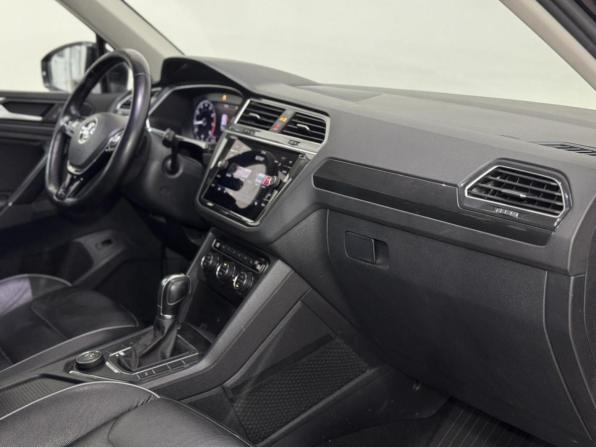 Volkswagen Tiguan II с пробегом 2018 года, цена 2 399 000 рублей, 178565 км, внедорожник, Автокод Объявления