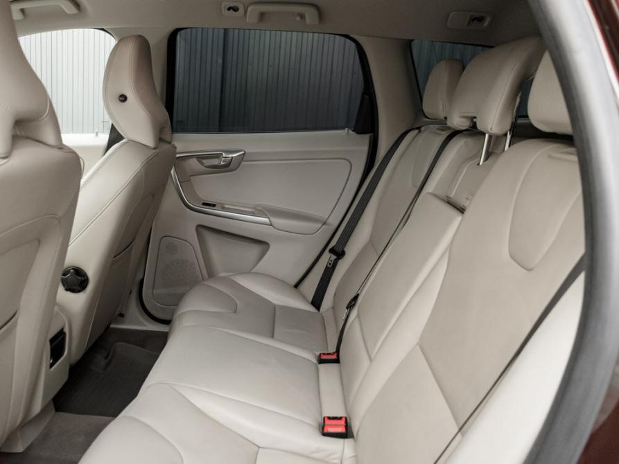 Volvo XC60 I Рестайлинг Екатеринбург  - изображение 25