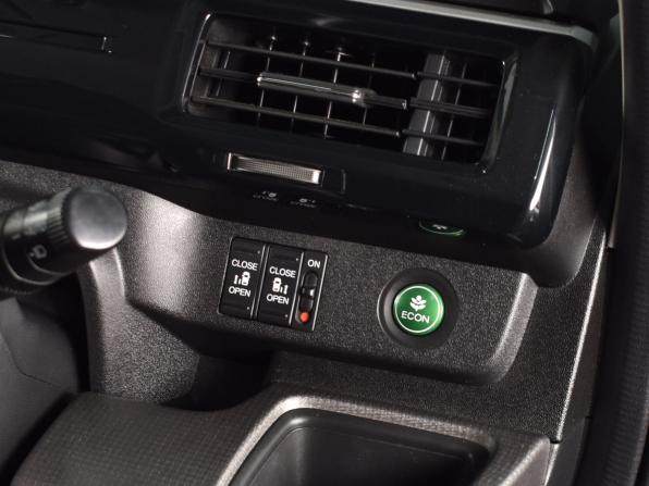 Honda Stepwgn V Рестайлинг с пробегом 2020 года, цена 2 129 995 рублей, 84842 км, минивэн, Автокод Объявления
