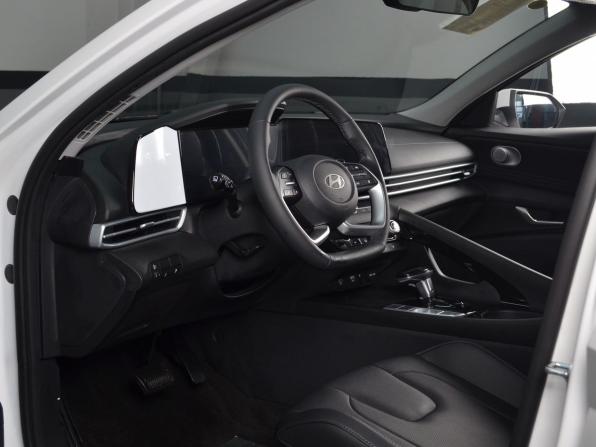 Hyundai Elantra VII (CN7) Рестайлинг с пробегом 2025 года, цена 2 599 995 рублей, 14 км, седан, Автокод Объявления