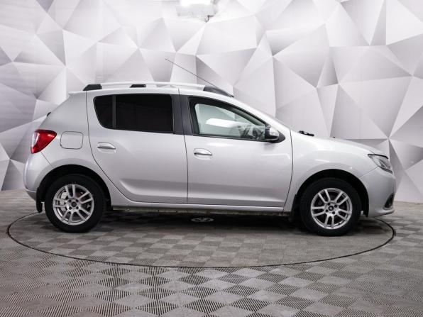 Renault Sandero II с пробегом 2015 года, цена 825 000 рублей, 155000 км, хэтчбек, Автокод Объявления