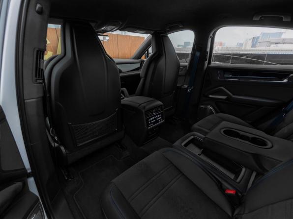 Porsche Cayenne III Рестайлинг с пробегом 2023 года, цена 25 850 000 рублей, 2364 км, внедорожник, Автокод Объявления