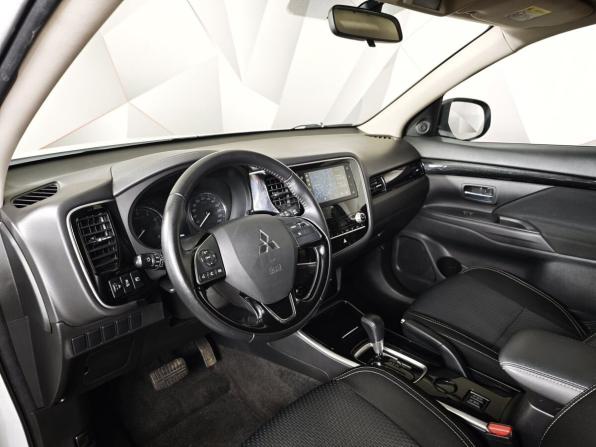 Mitsubishi Outlander III Рестайлинг 3 с пробегом 2021 года, цена 2 315 000 рублей, 86186 км, внедорожник, Автокод Объявления