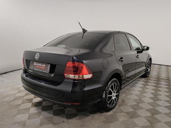 Volkswagen Polo V Рестайлинг с пробегом 2017 года, цена 1 049 000 рублей, 127154 км, седан, Автокод Объявления