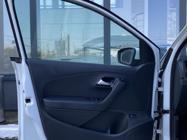 Volkswagen Polo V с пробегом 2014 года, цена 649 000 рублей, 228623 км, седан, Автокод Объявления