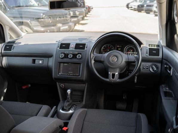Volkswagen Touran I Рестайлинг 2 с пробегом 2013 года, цена 1 249 000 рублей, 67243 км, компактвэн, Автокод Объявления