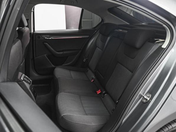 Skoda Octavia III (A7) Рестайлинг с пробегом 2017 года, цена 1 569 000 рублей, 211989 км, лифтбек, Автокод Объявления